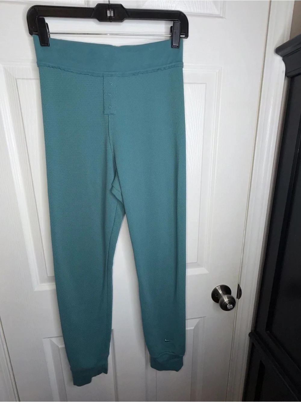NWOT Nike Women’s Medium Everyday Waffle Knit Crop Top & Legging Pant Set M Teal
